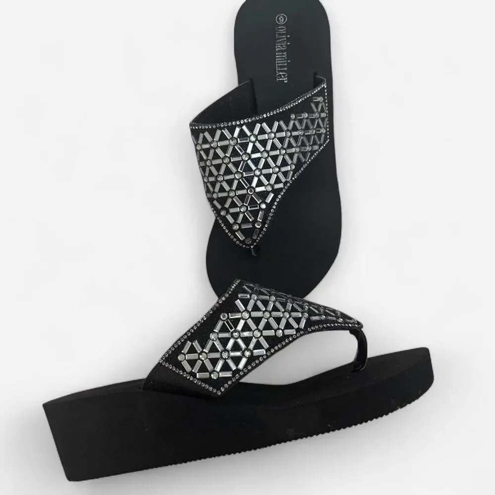 Olivia Miller black wedge